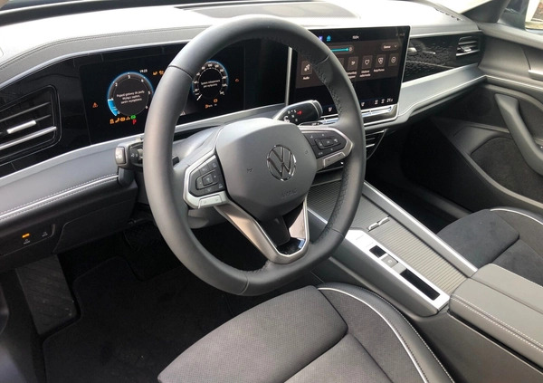 Volkswagen Passat cena 208850 przebieg: 8, rok produkcji 2024 z Olsztyn małe 326